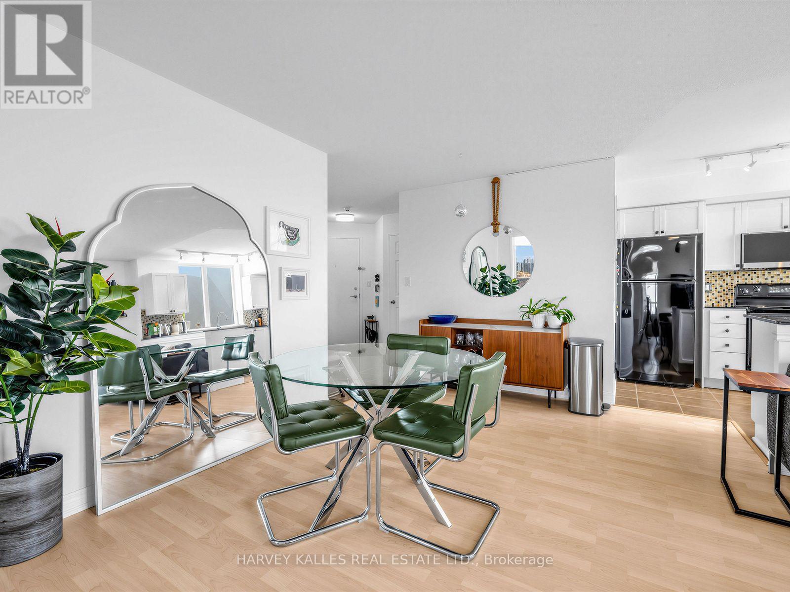 905 - 1369 Bloor Street W, Toronto, Ontario  M6P 4J4 - Photo 10 - C13555930