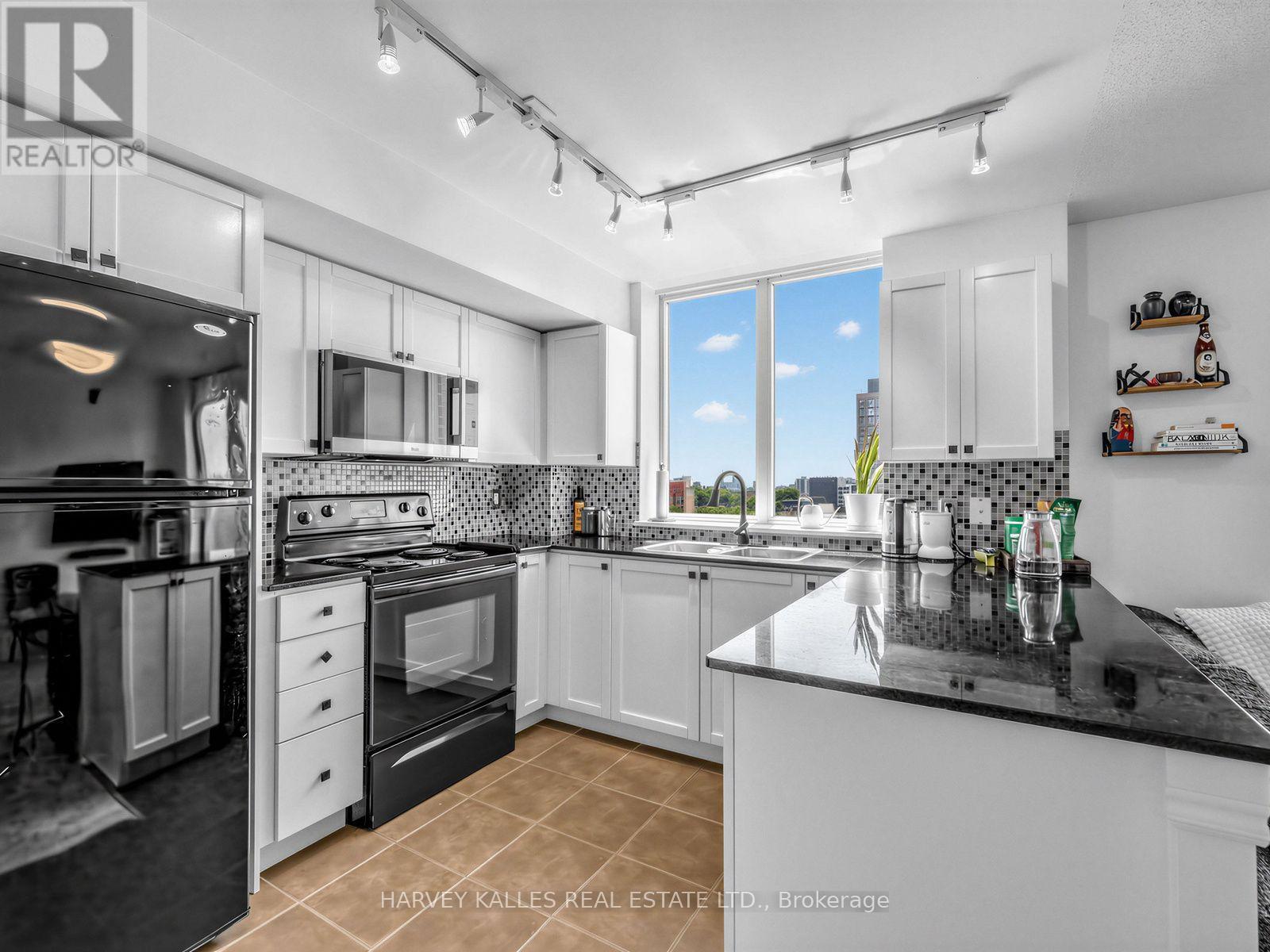 905 - 1369 Bloor Street W, Toronto, Ontario  M6P 4J4 - Photo 13 - C13555930