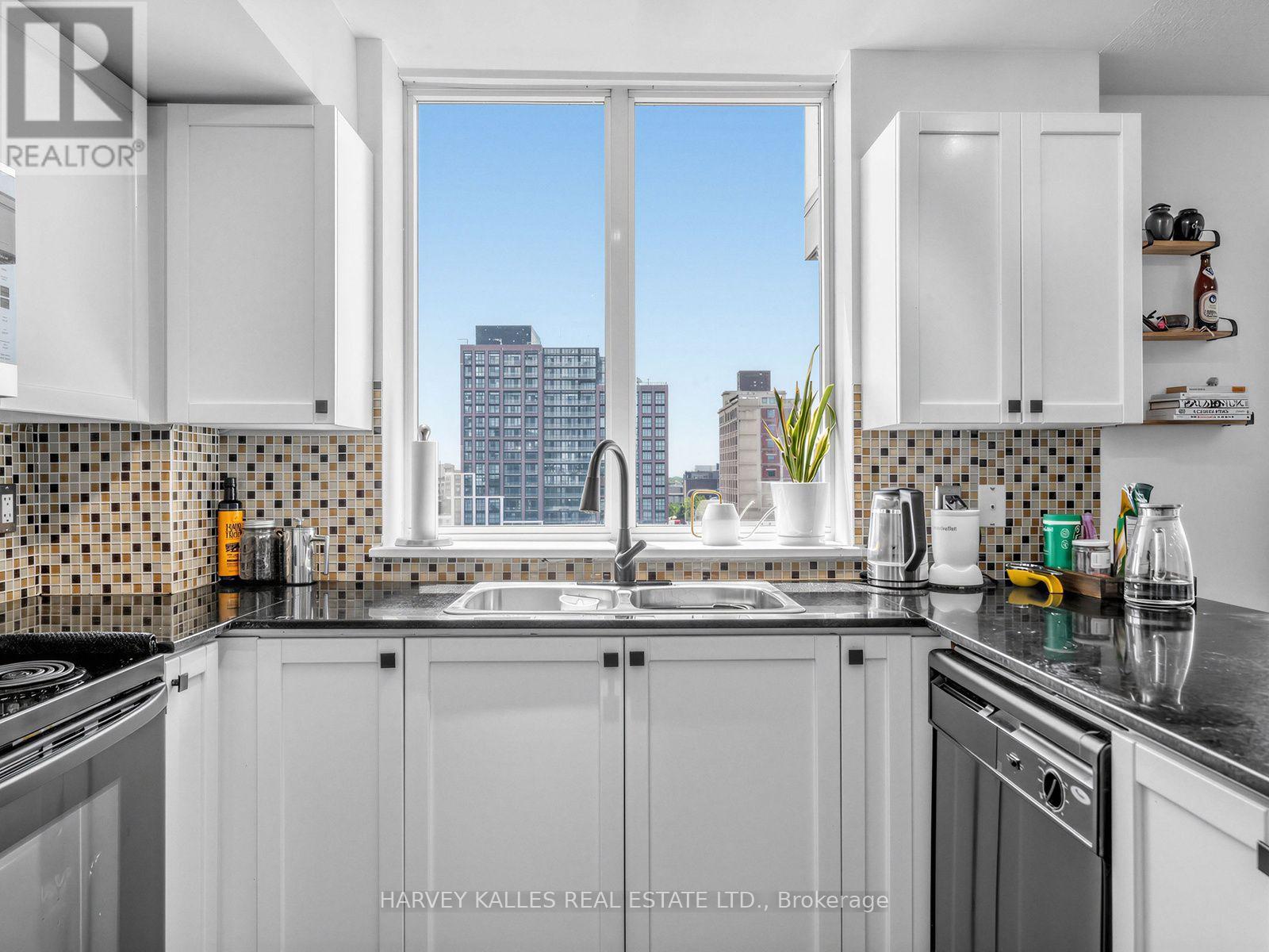 905 - 1369 Bloor Street W, Toronto, Ontario  M6P 4J4 - Photo 14 - C13555930