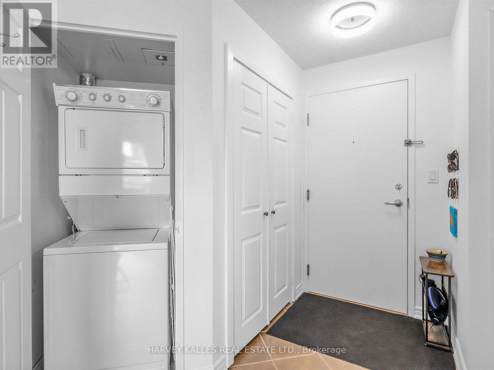 905 - 1369 Bloor Street W, Toronto, Ontario  M6P 4J4 - Photo 2 - C13555930