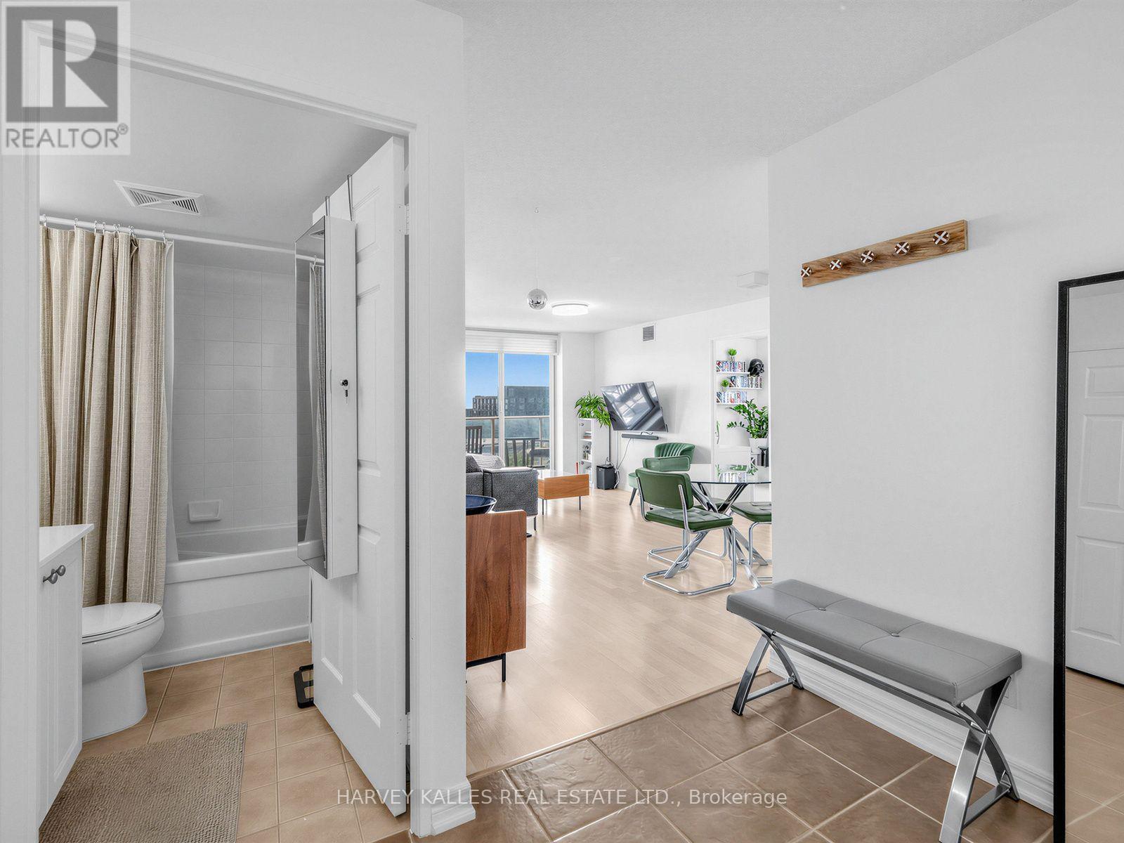 905 - 1369 Bloor Street W, Toronto, Ontario  M6P 4J4 - Photo 3 - C13555930