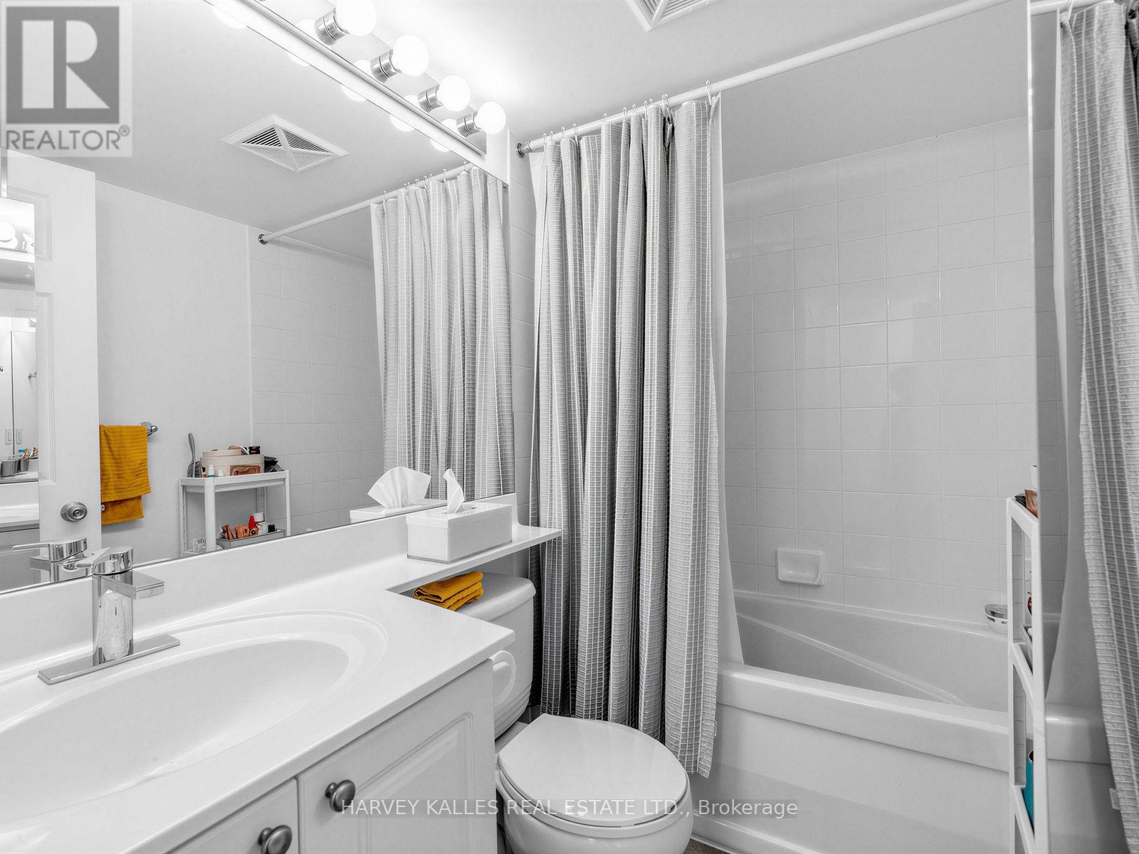 905 - 1369 Bloor Street W, Toronto, Ontario  M6P 4J4 - Photo 4 - C13555930