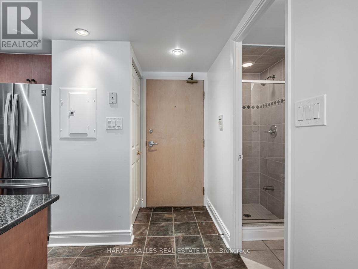 708 - 80 Cumberland Street, Toronto, Ontario  M5R 3V1 - Photo 2 - C13556000