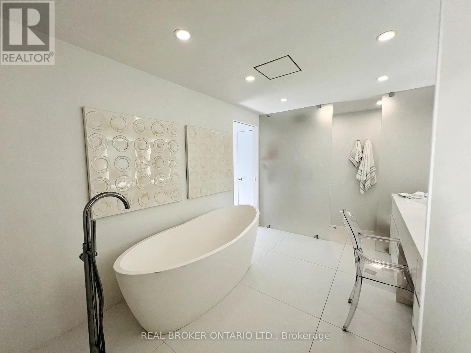 51 Castlemere Crescent, Toronto, Ontario  M1W 1K4 - Photo 15 - E13555870