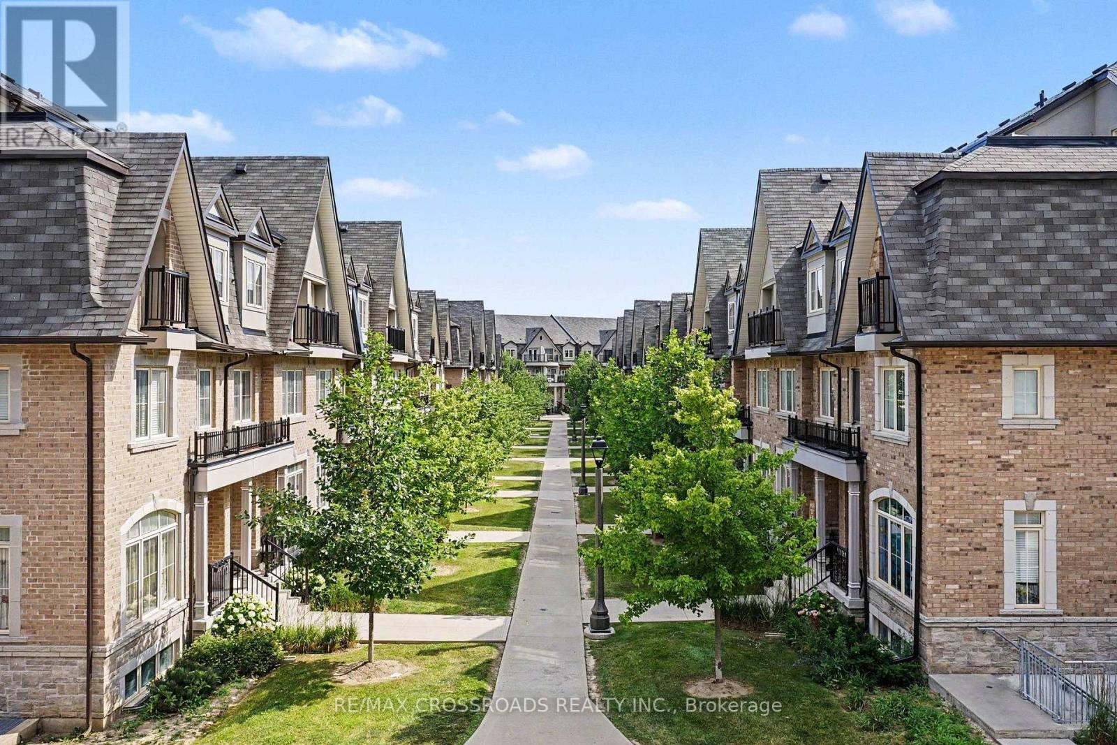 15 - 17 Eaton Park Lane, Toronto, Ontario  M1W 0A5 - Photo 3 - E13555896