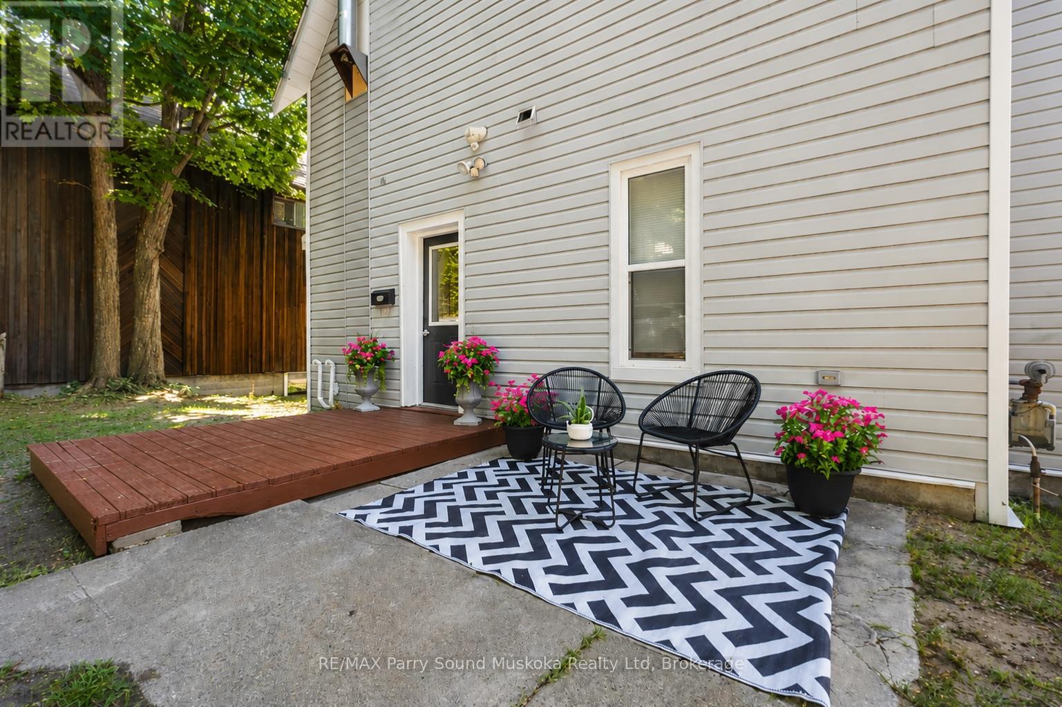 18 William Street, Parry Sound, Ontario  P2A 1V1 - Photo 3 - X13555890