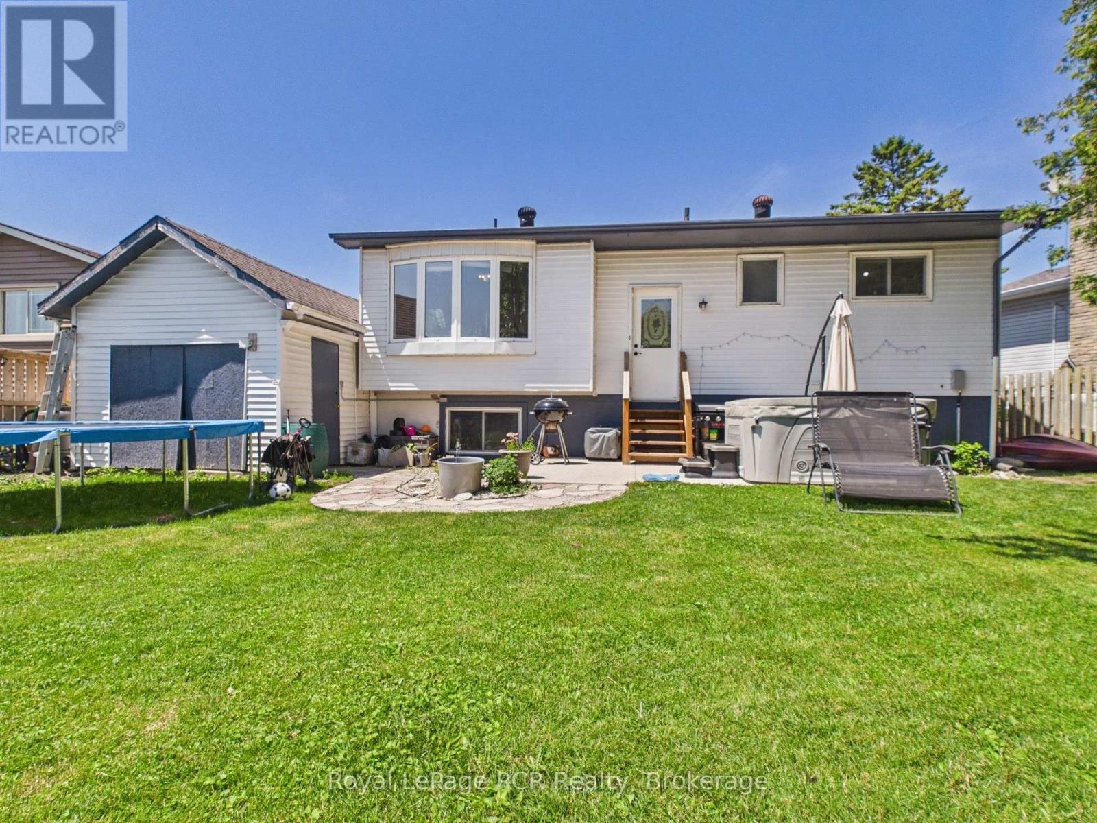 892 Brownell Drive, Kincardine, Ontario  N2Z 1N2 - Photo 2 - X13555998