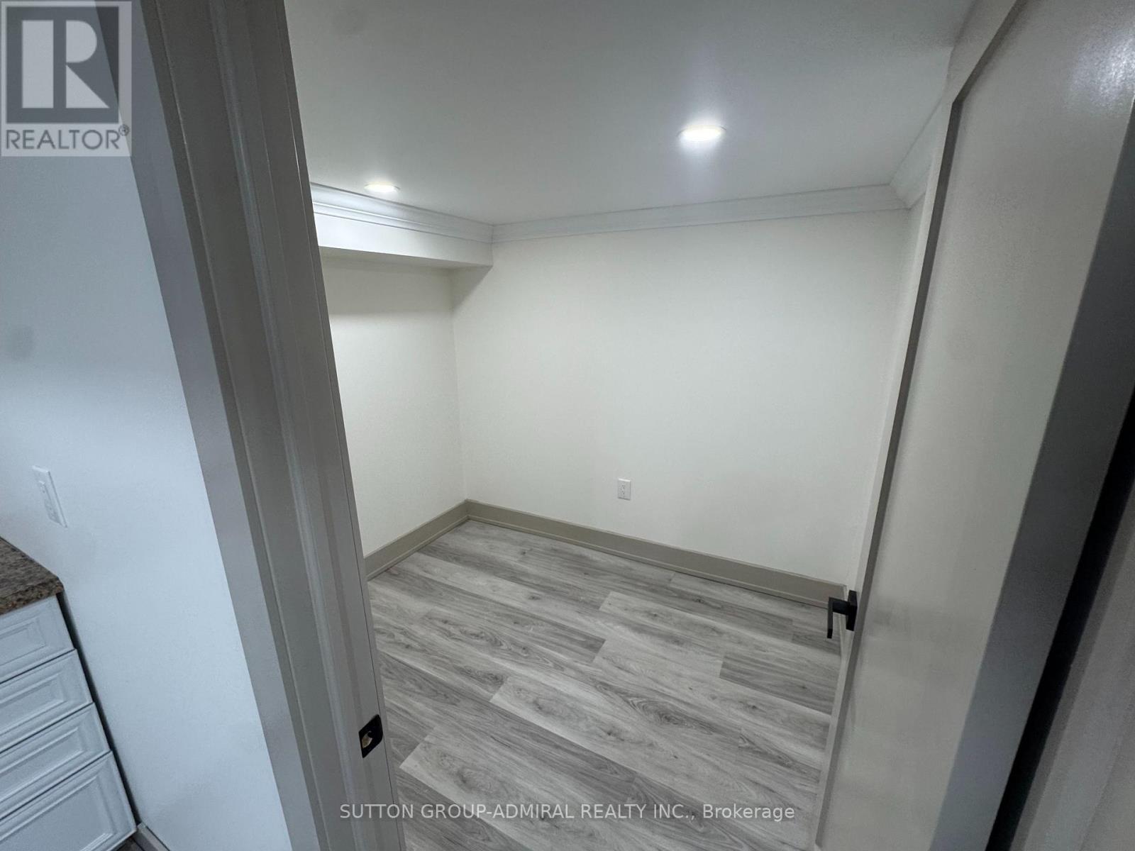 Bsmt - 29 Wendelyn Drive, Richmond Hill, Ontario  L4E 0P8 - Photo 10 - N13555854