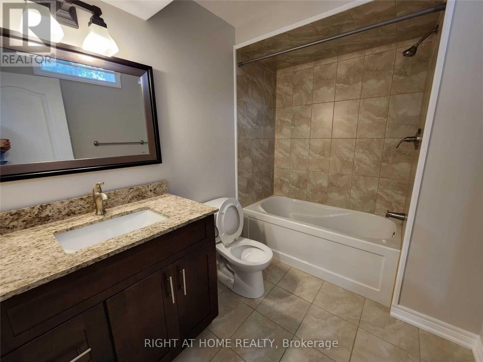 46 Aishford Road, Bradford West Gwillimbury, Ontario  L3Z 3E2 - Photo 6 - N13555984