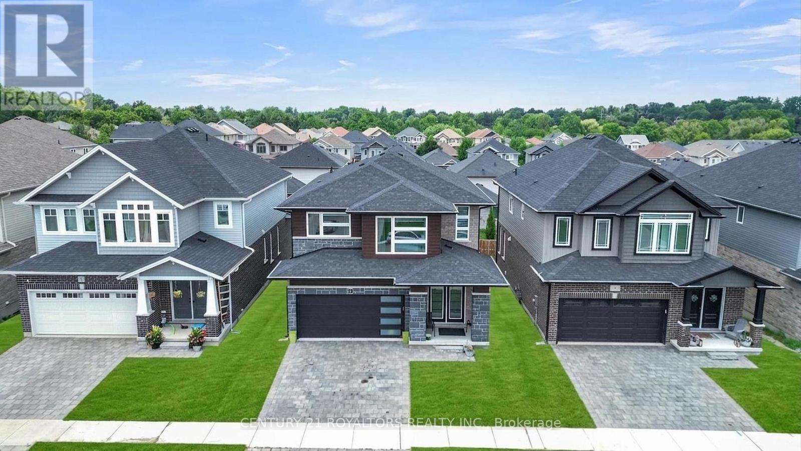 6 Sutherland Crescent, Ingersoll, Ontario  N5C 0E3 - Photo 2 - X13548988