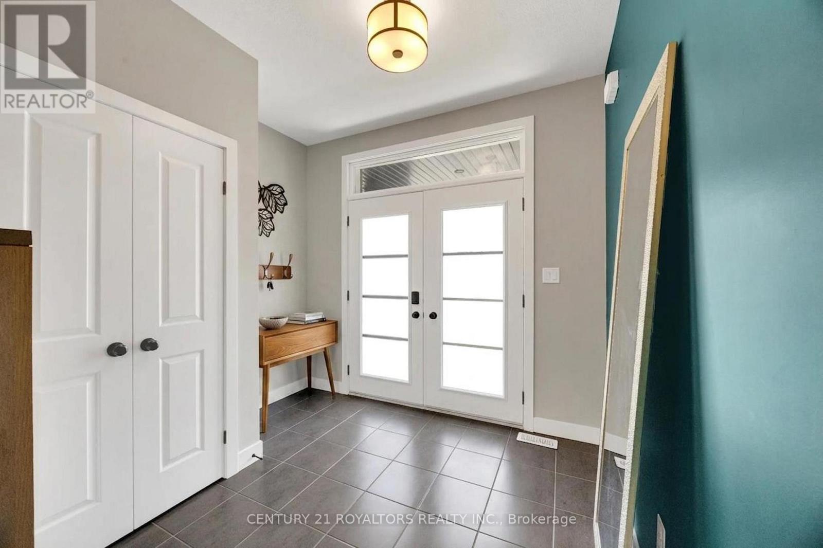 6 Sutherland Crescent, Ingersoll, Ontario  N5C 0E3 - Photo 6 - X13548988