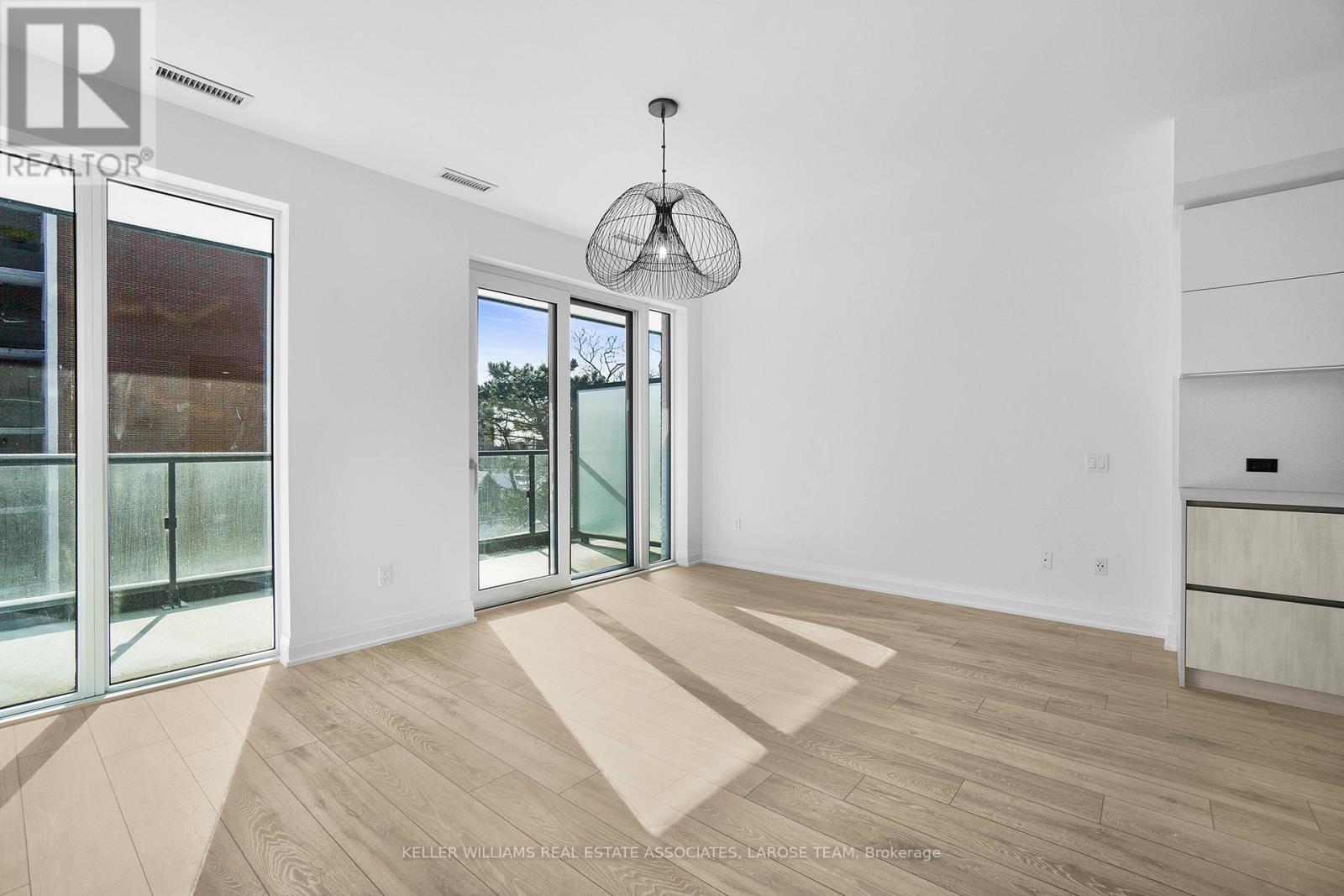 603 - 21 Park Street E, Mississauga, Ontario L5G 1L7 - Photo 5 - W13555898