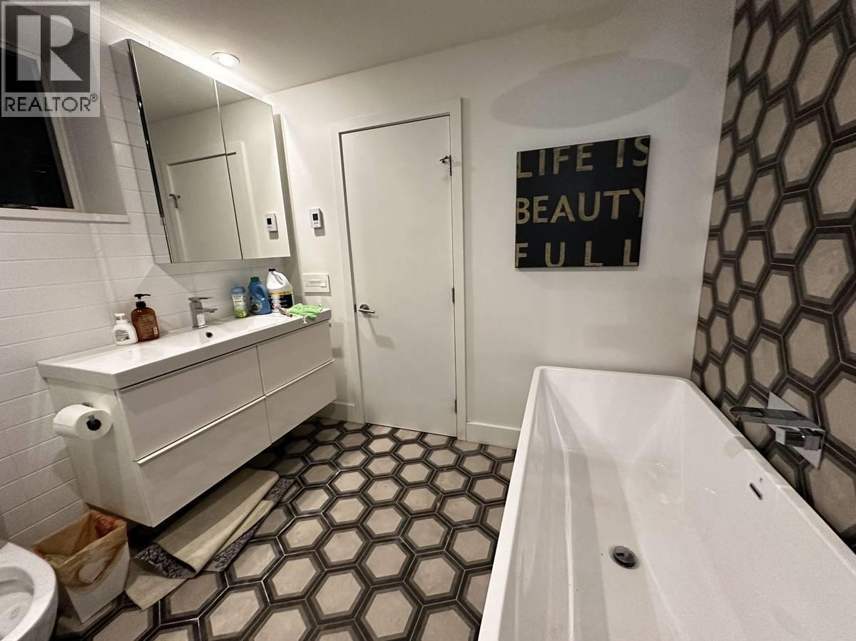 68xx Laurel St Vancouver, Vancouver, British Columbia  V6P 3T7 - Photo 2 - R3145395