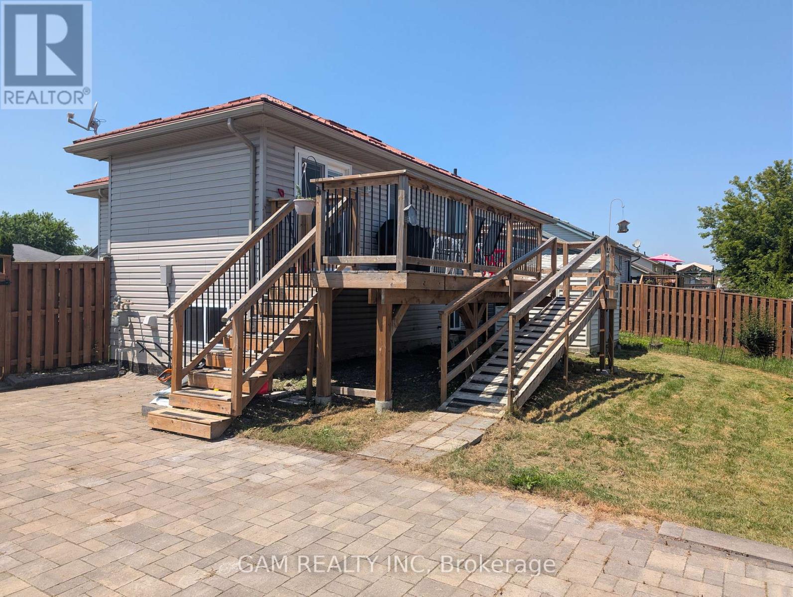 Upper Level - 11 Jason Crescent, Quinte West, Ontario  K8V 6V1 - Photo 5 - X13555894