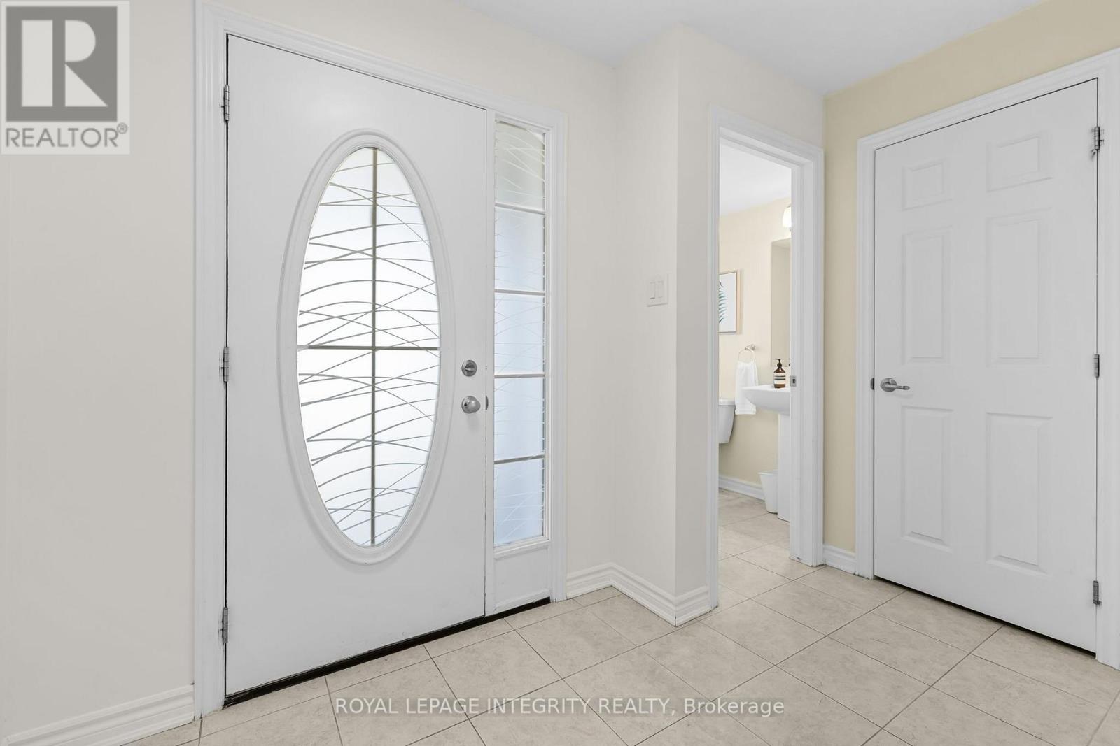 1002 Laburnum Walk, Ottawa, Ontario  K2V 0N4 - Photo 3 - X13555908