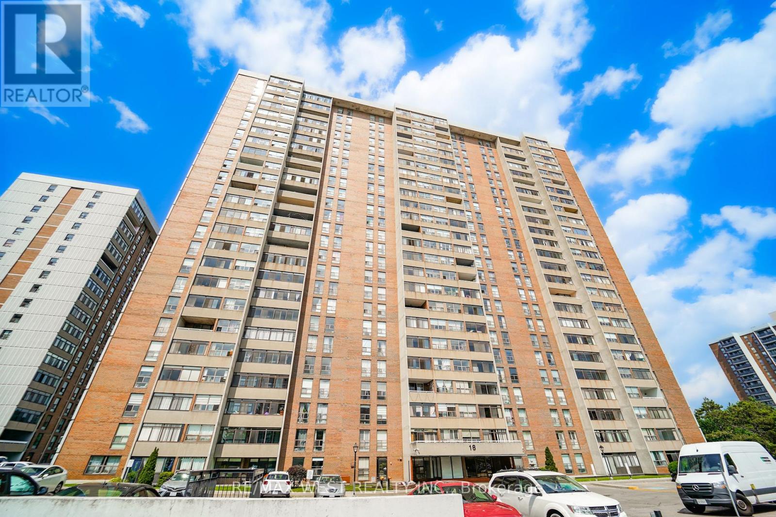 1604 - 18 KNIGHTSBRIDGE ROAD, Brampton (Queen Street Corridor)