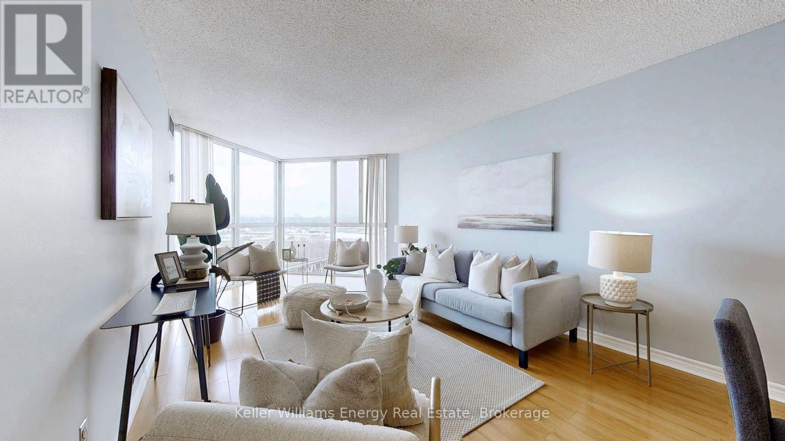 1512 - 7 CONCORDE PLACE