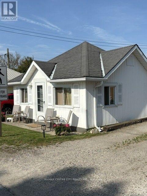 3143 Colin Street, Malahide, Ontario  N5H 2R2 - Photo 2 - X13556196