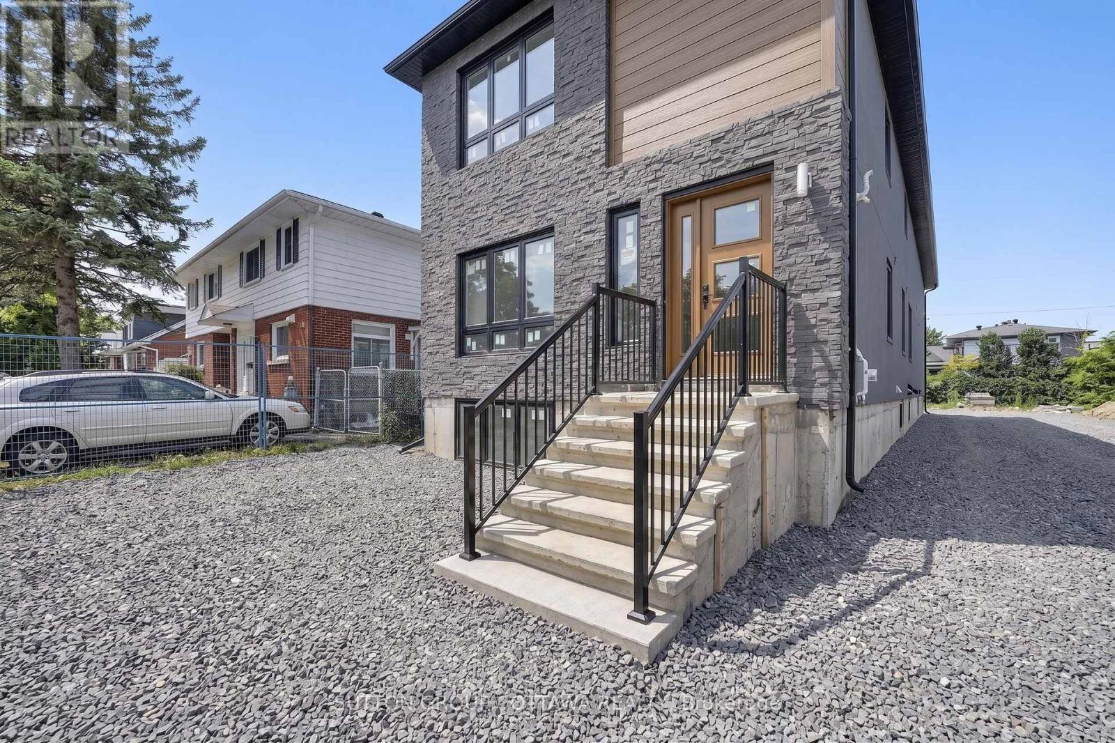 944 Woodroffe Avenue, Ottawa, Ontario  K2A 3R7 - Photo 2 - X13556210
