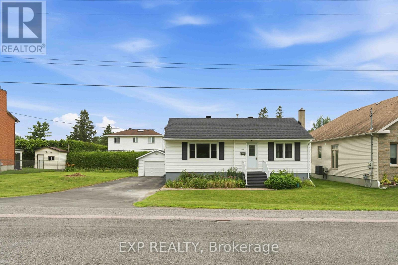 1613 Queensdale Avenue, Ottawa, Ontario  K1T 1J4 - Photo 1 - X13556216