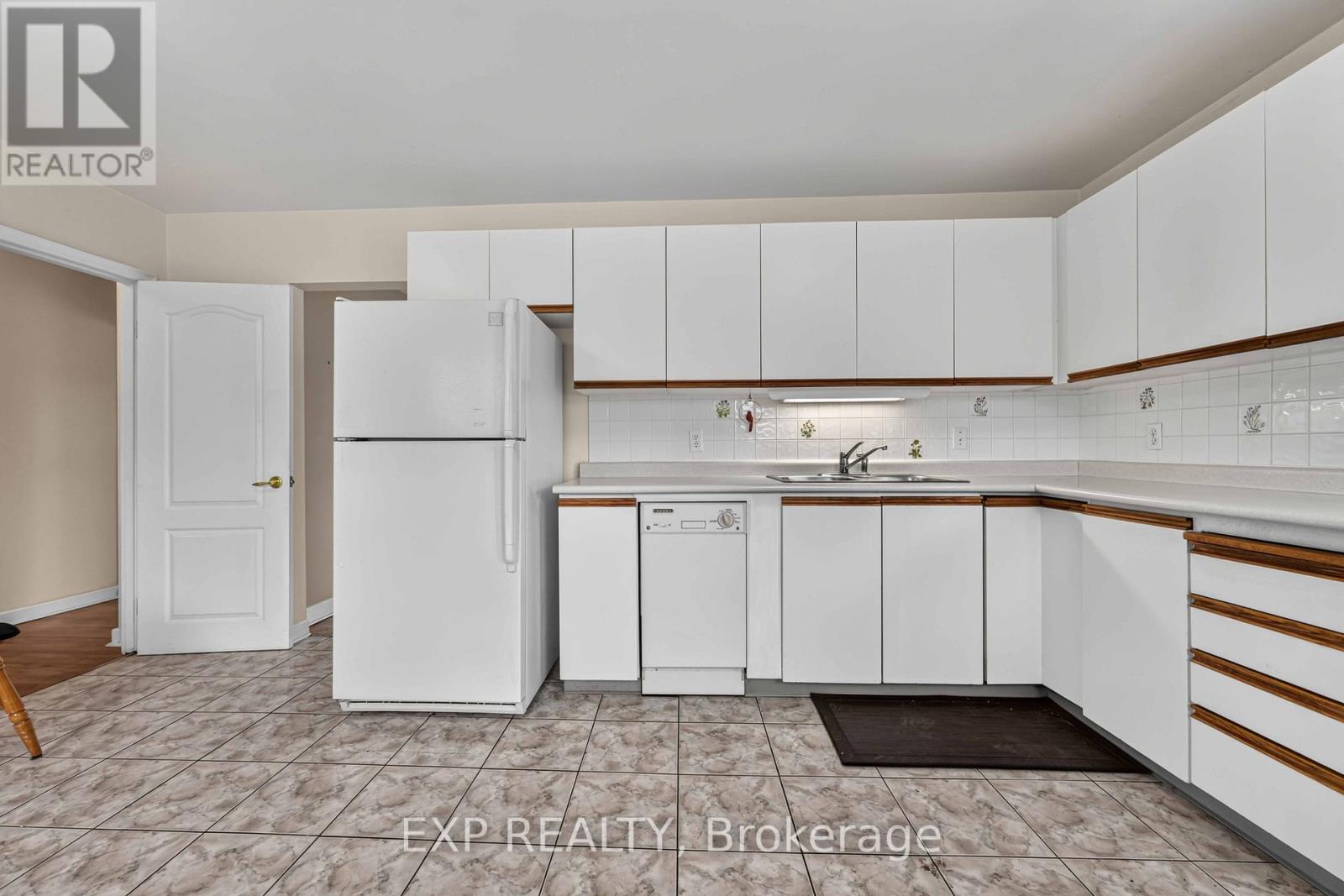 1613 Queensdale Avenue, Ottawa, Ontario  K1T 1J4 - Photo 11 - X13556216