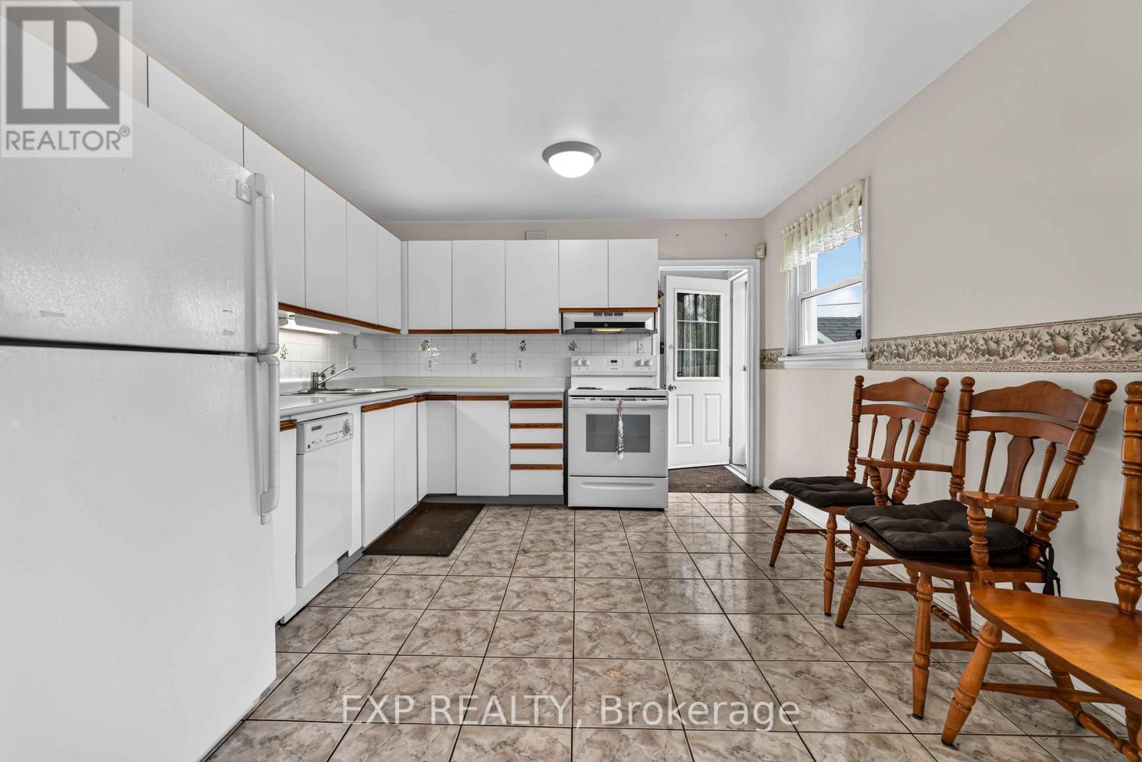 1613 Queensdale Avenue, Ottawa, Ontario  K1T 1J4 - Photo 12 - X13556216