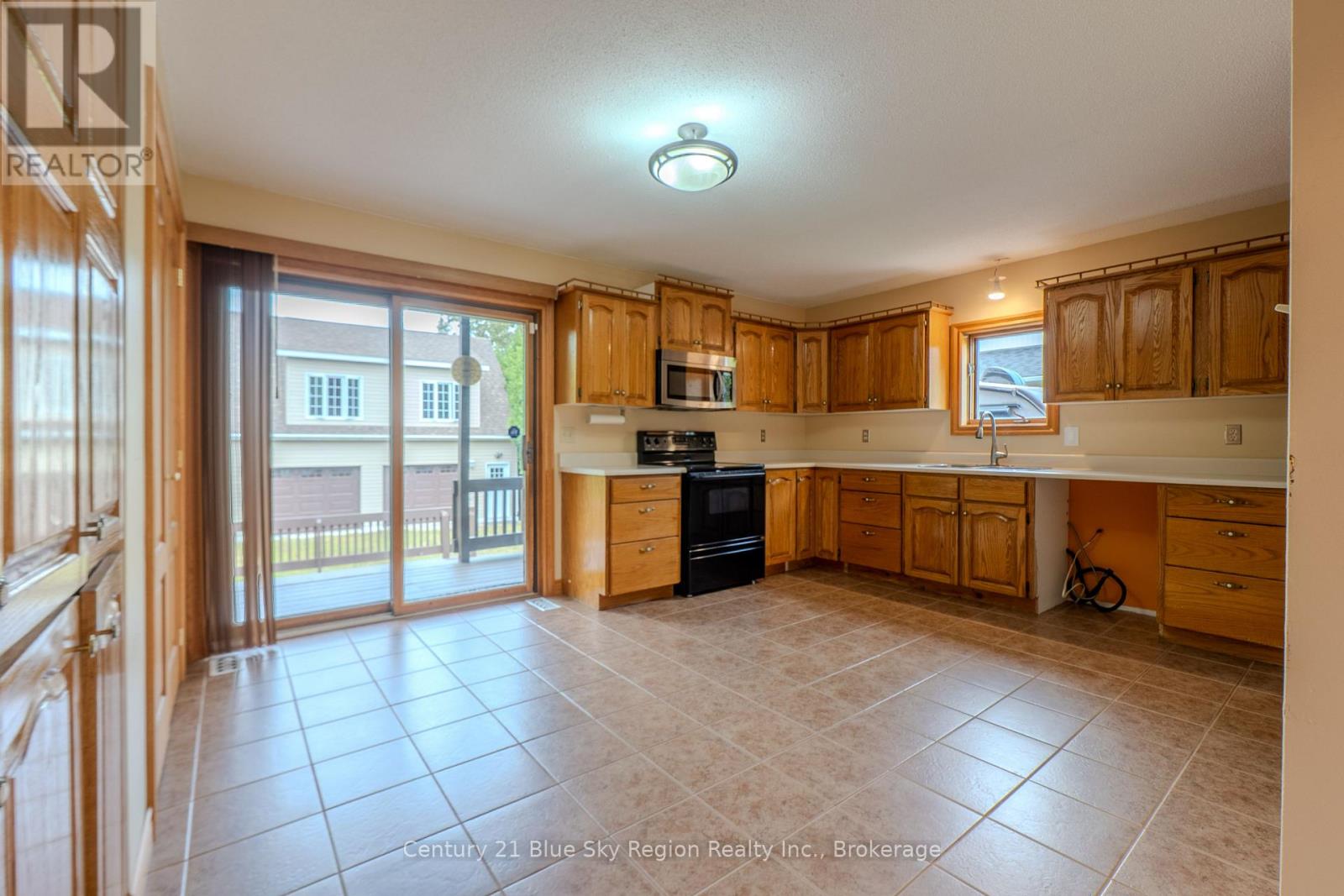 243 Southview Crescent, West Nipissing, Ontario  P2B 3C2 - Photo 4 - X13556104