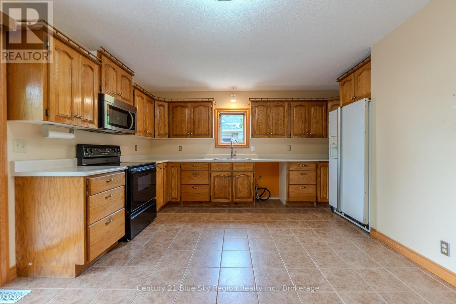 243 Southview Crescent, West Nipissing, Ontario  P2B 3C2 - Photo 5 - X13556104