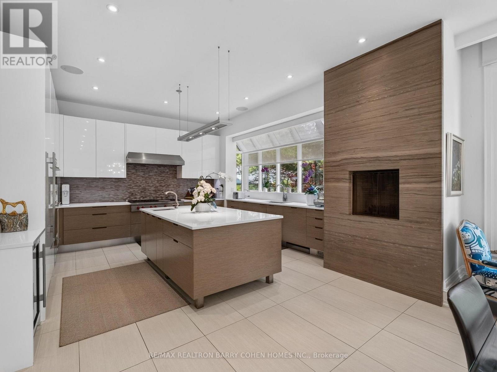 17 Alderbrook Drive, Toronto, Ontario  M3B 1E3 - Photo 9 - C13556120