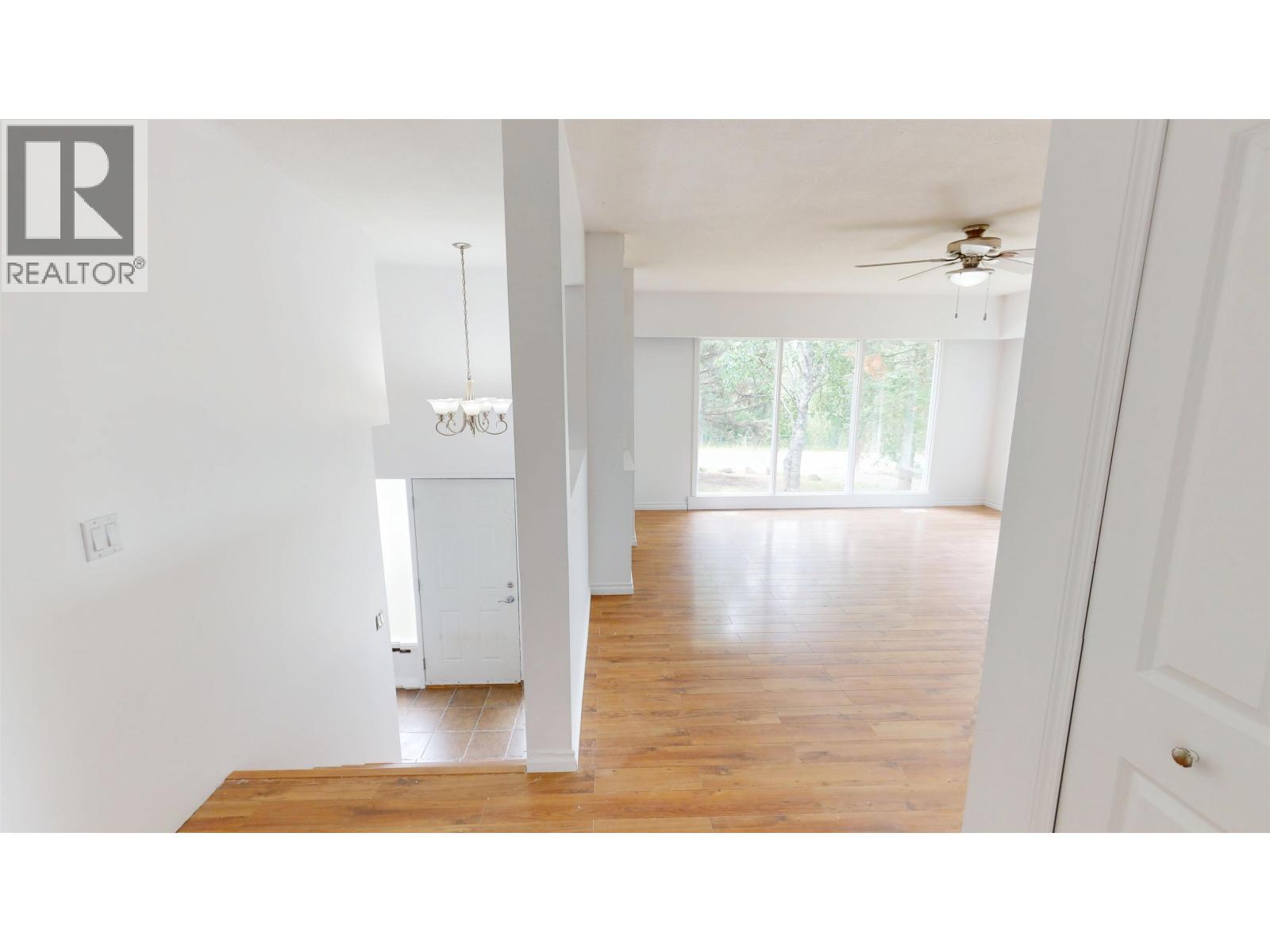 1930 Beach Crescent, Quesnel, British Columbia  V2J 4J6 - Photo 2 - R3144269