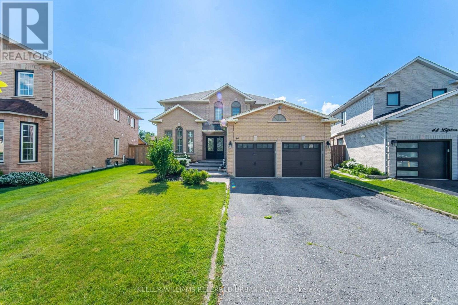 46 Lipton Crescent, Whitby, Ontario L1R 1W7 - Photo 2 - E13556050