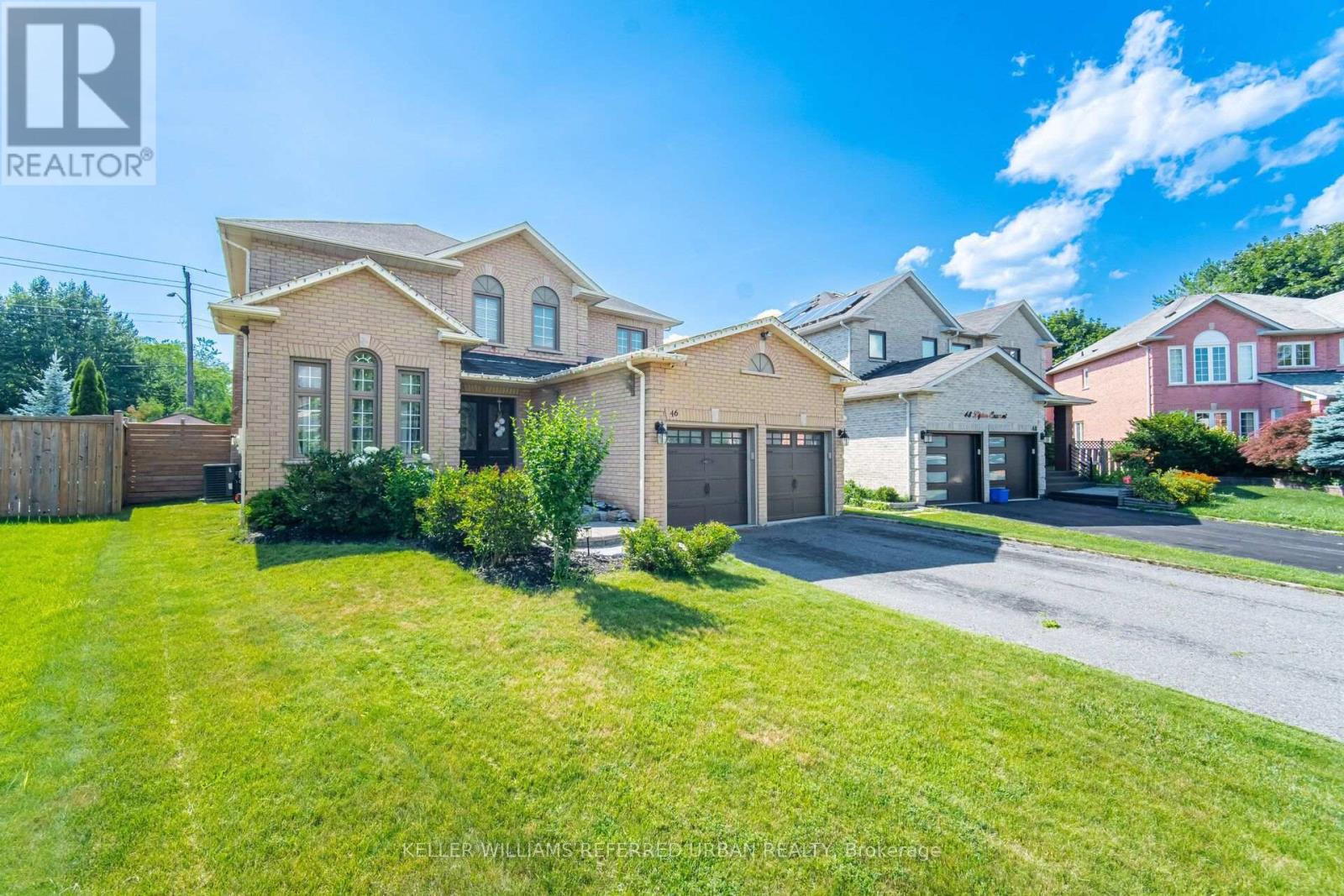 46 Lipton Crescent, Whitby, Ontario L1R 1W7 - Photo 3 - E13556050