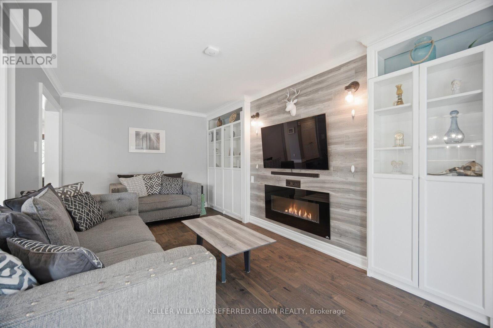 46 Lipton Crescent, Whitby, Ontario L1R 1W7 - Photo 7 - E13556050