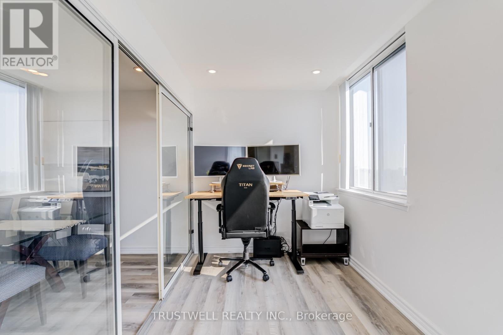 1705 - 80 Alton Towers Circle, Toronto, Ontario  M1V 5E8 - Photo 10 - E13556224