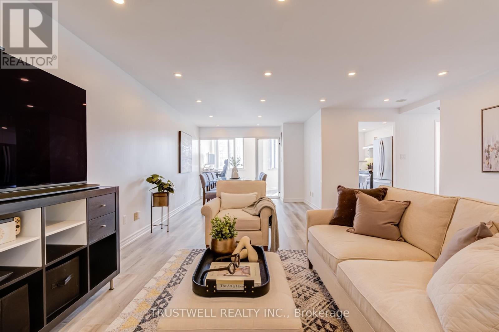 1705 - 80 Alton Towers Circle, Toronto, Ontario  M1V 5E8 - Photo 5 - E13556224