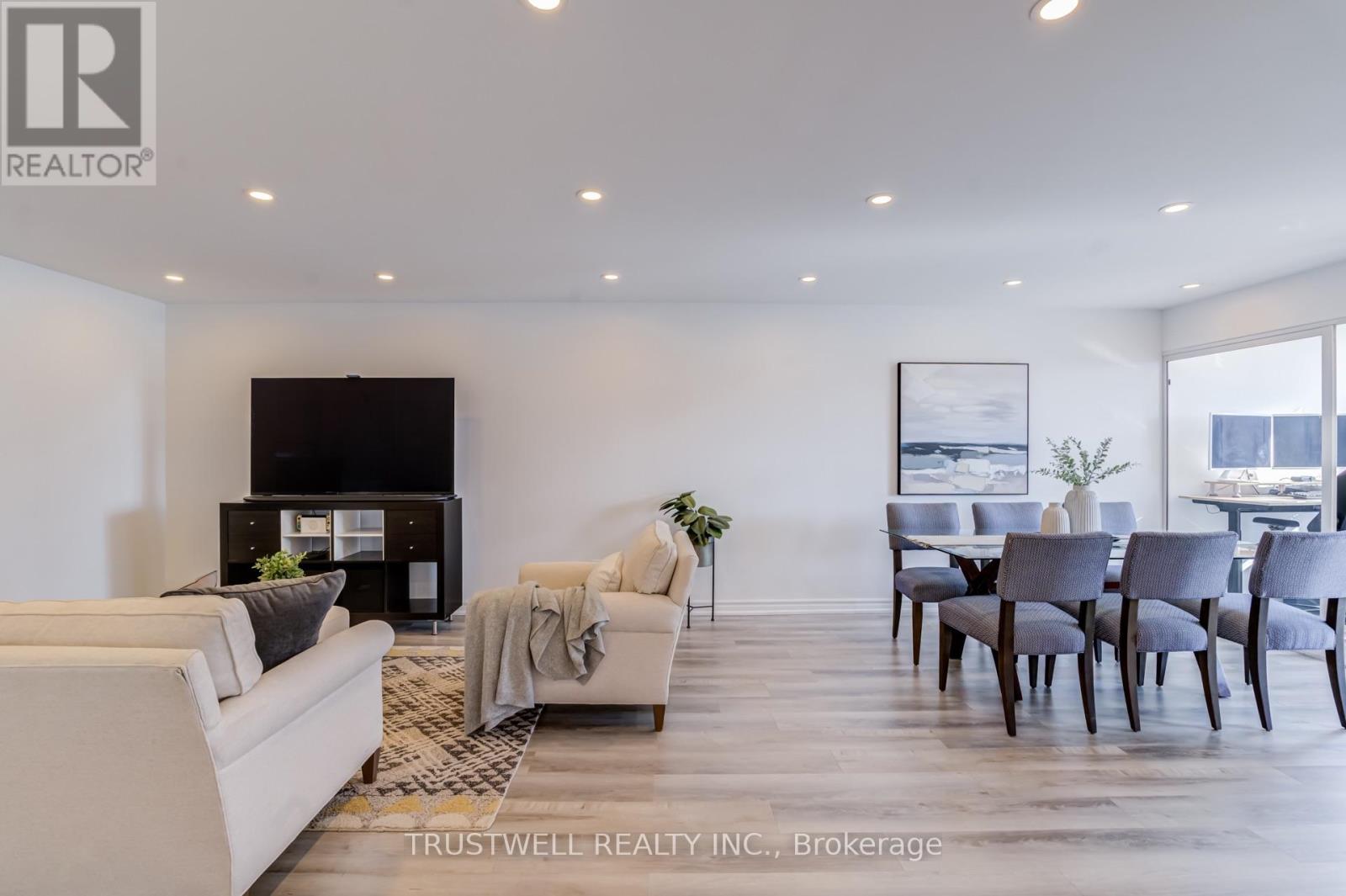 1705 - 80 Alton Towers Circle, Toronto, Ontario  M1V 5E8 - Photo 6 - E13556224
