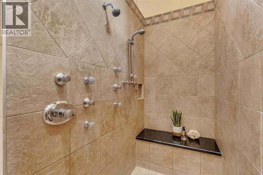 15 Discovery Valley Cove Sw, Calgary, Alberta  T3H 5H3 - Photo 20 - A2323166