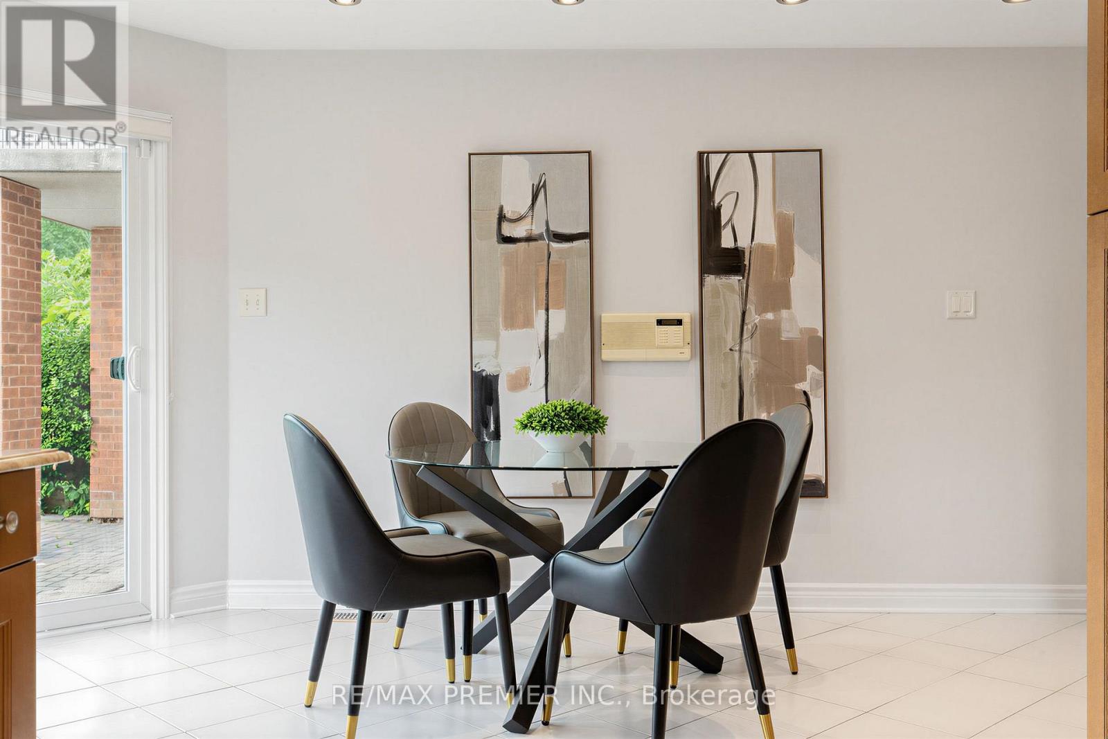 28 Bridgend Court S, Vaughan, Ontario  L4L 3L3 - Photo 17 - N13556336