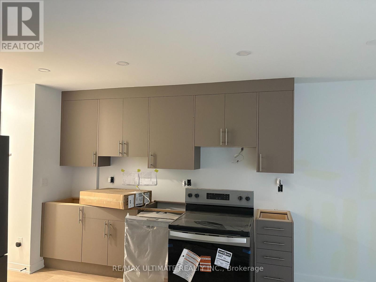 Main Floor - 249 Silverthorn Avenue, Toronto, Ontario M6N 3K2 - Photo 4 - W13556084