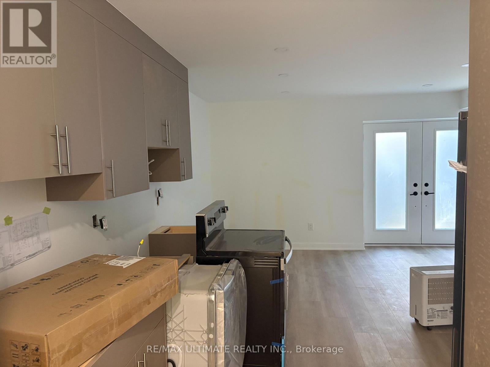 Main Floor - 249 Silverthorn Avenue, Toronto, Ontario M6N 3K2 - Photo 5 - W13556084