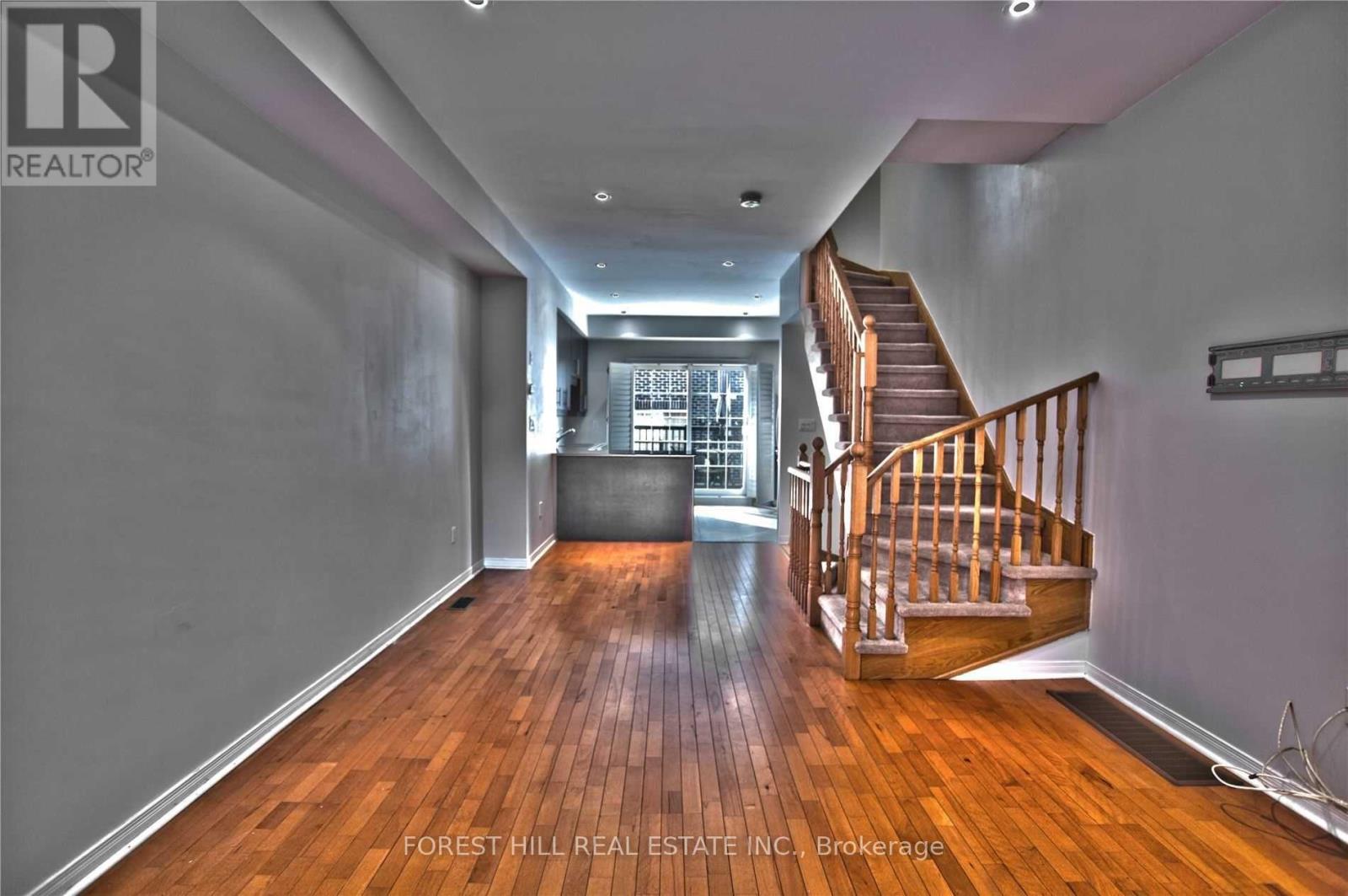 99 - 117a The Queensway, Toronto, Ontario M6S 5B7 - Photo 2 - W13556192