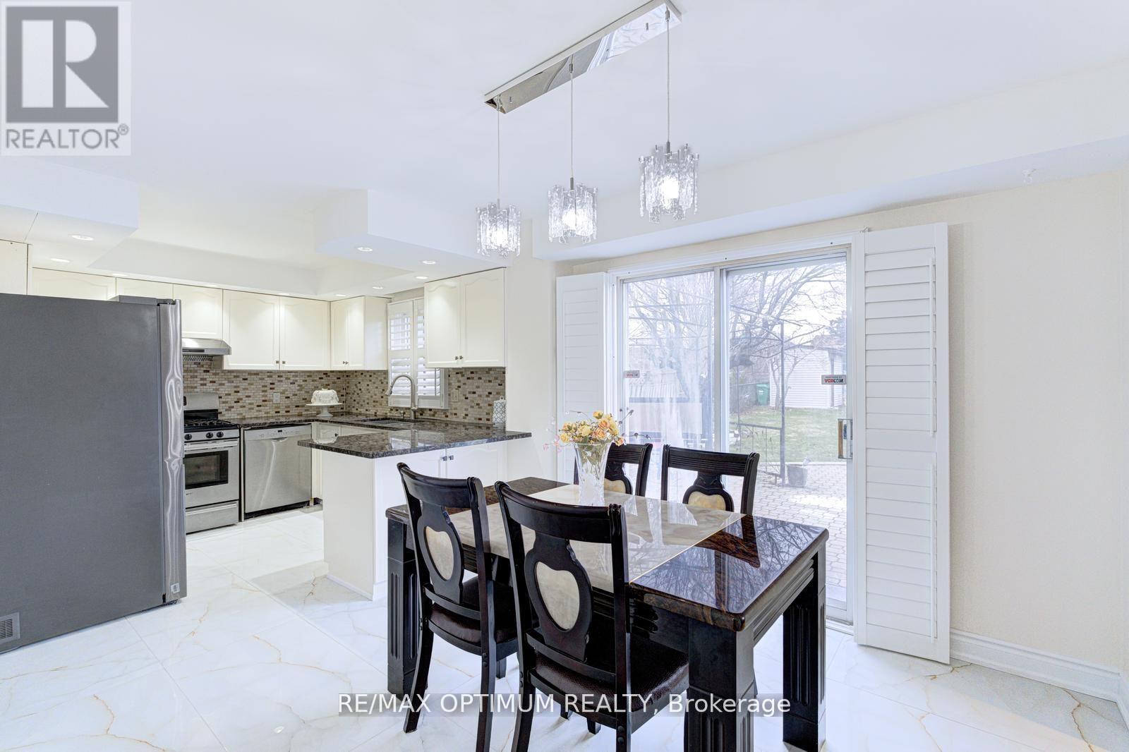 124 Philosopher's Trail, Brampton, Ontario L6S 5C8 - Photo 11 - W13556286