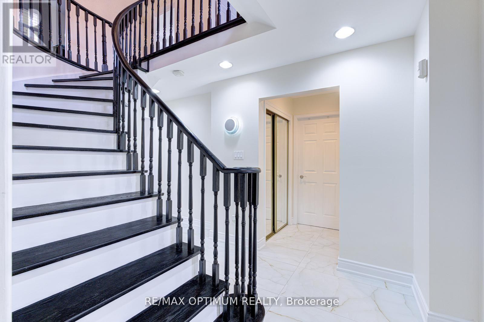 124 Philosopher's Trail, Brampton, Ontario L6S 5C8 - Photo 4 - W13556286