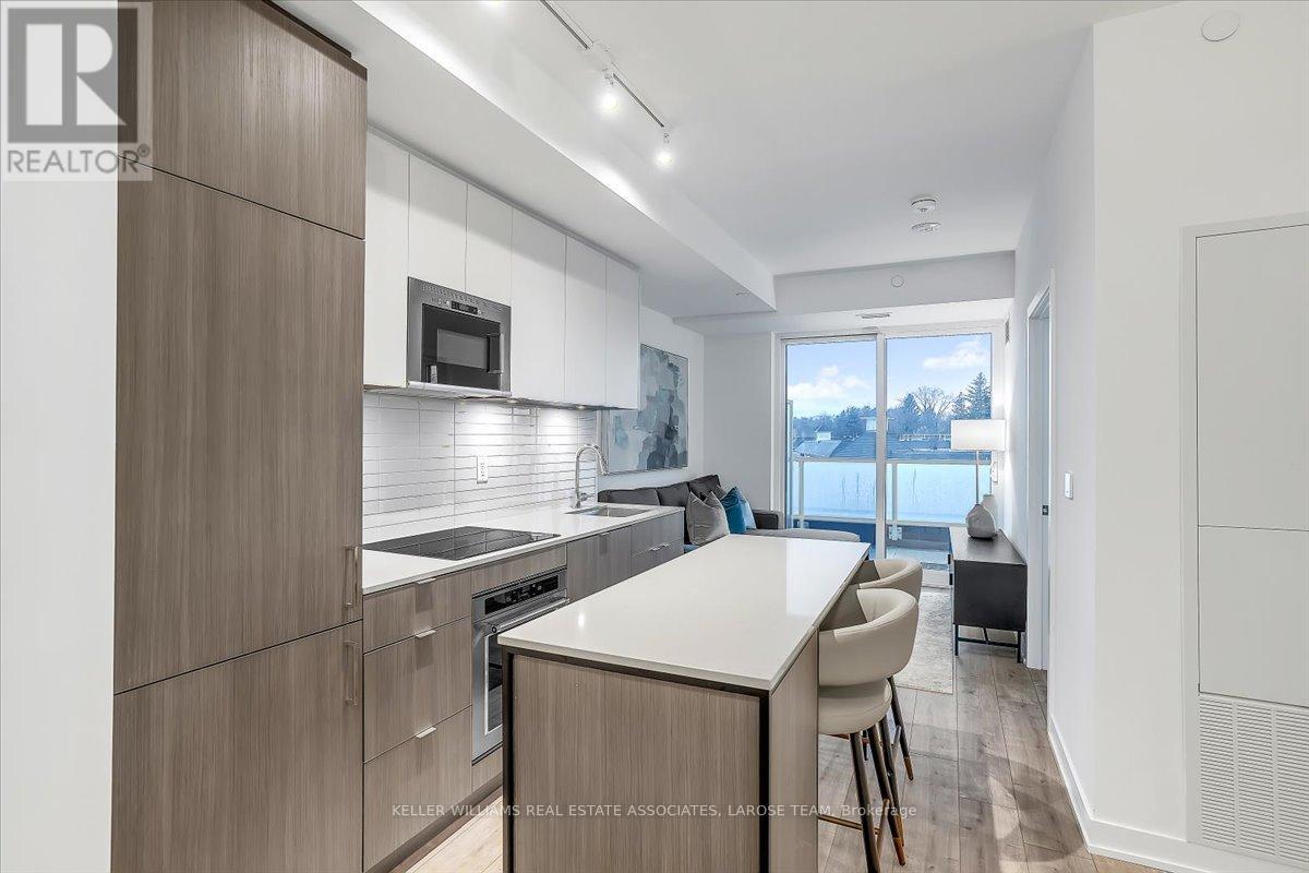 205 - 215 Lakeshore Road W, Mississauga, Ontario L5H 1G5 - Photo 13 - W13556316