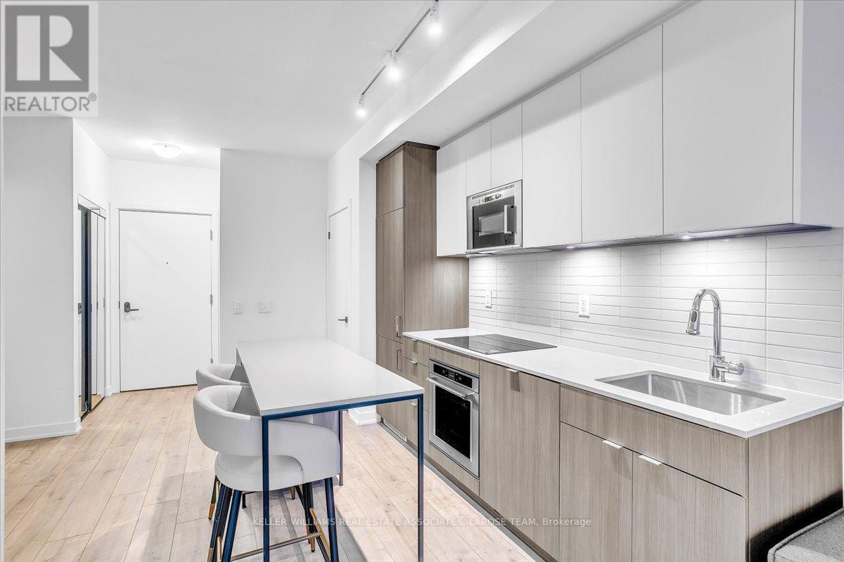 205 - 215 Lakeshore Road W, Mississauga, Ontario L5H 1G5 - Photo 16 - W13556316