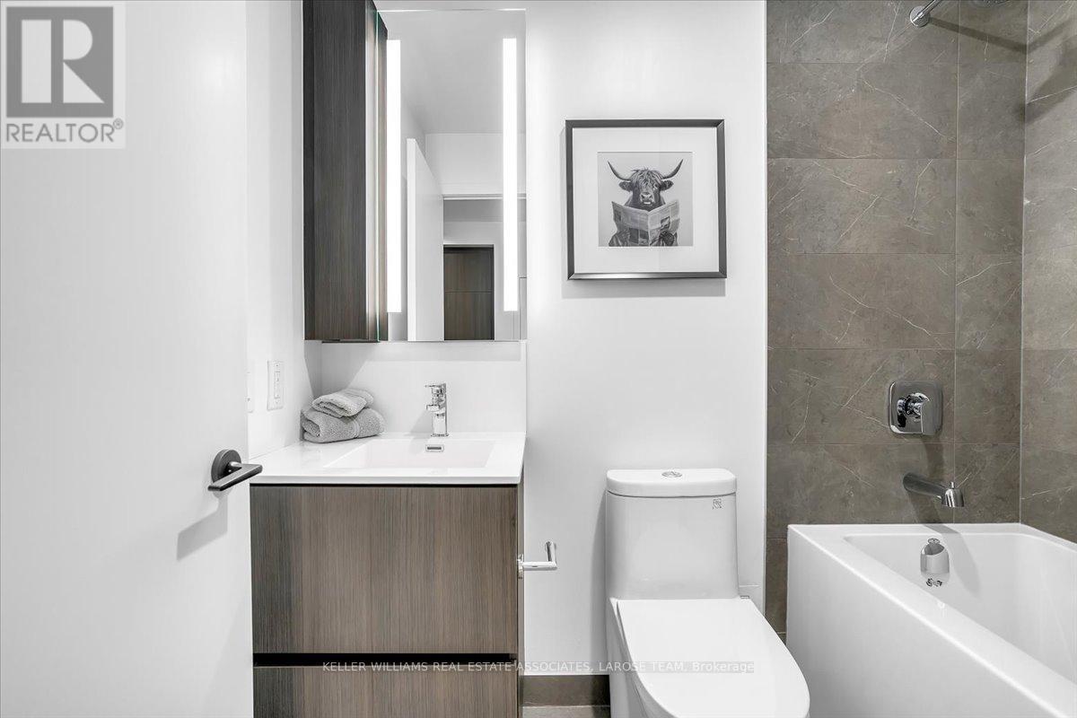 205 - 215 Lakeshore Road W, Mississauga, Ontario L5H 1G5 - Photo 19 - W13556316