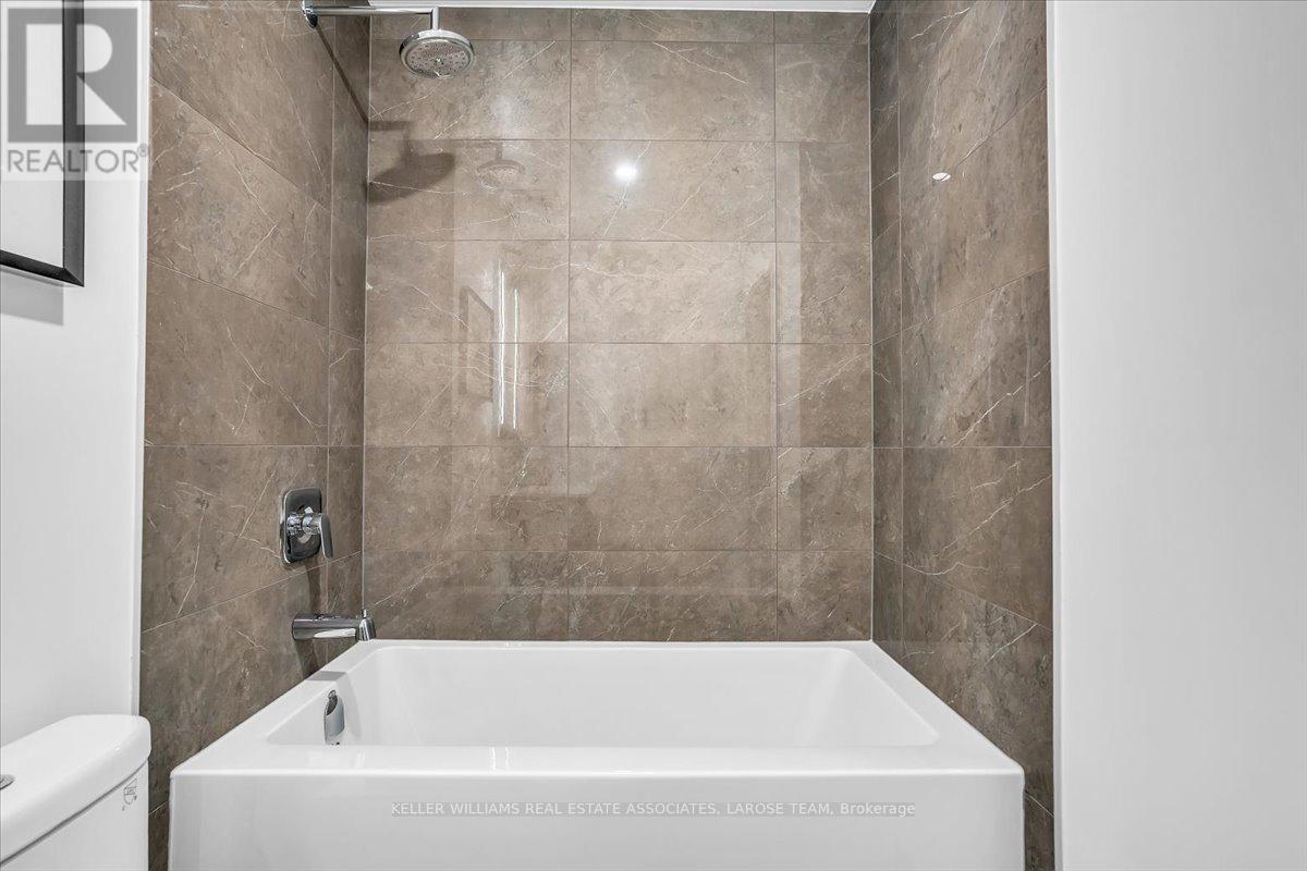 205 - 215 Lakeshore Road W, Mississauga, Ontario L5H 1G5 - Photo 20 - W13556316
