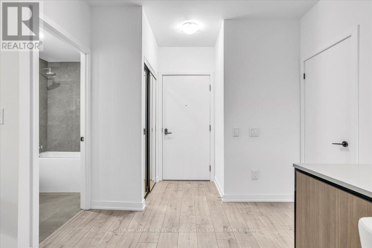 205 - 215 Lakeshore Road W, Mississauga, Ontario L5H 1G5 - Photo 21 - W13556316