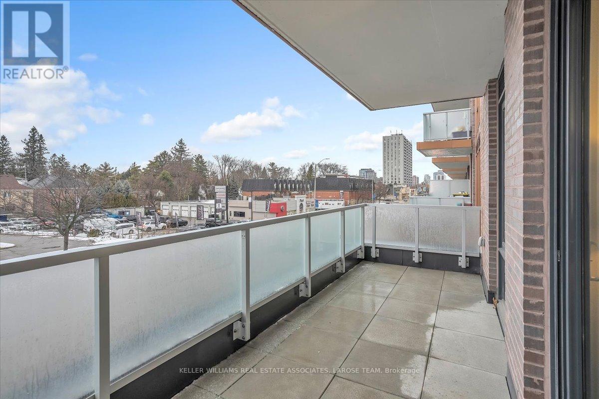 205 - 215 Lakeshore Road W, Mississauga, Ontario L5H 1G5 - Photo 24 - W13556316