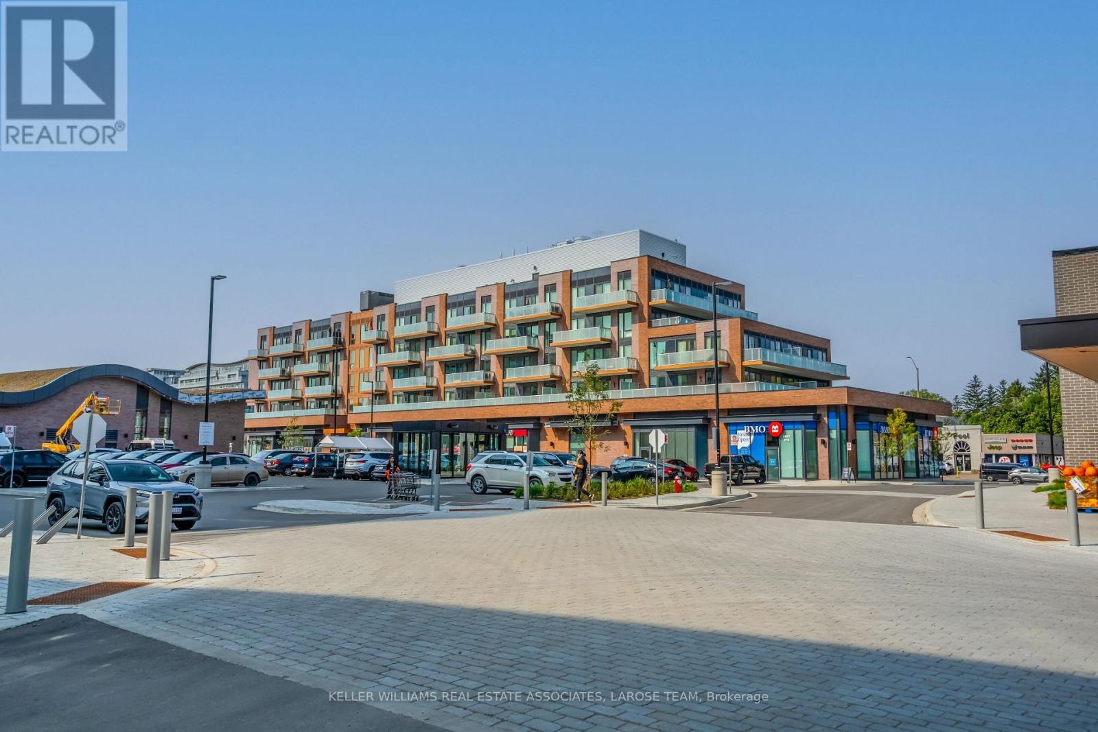 205 - 215 Lakeshore Road W, Mississauga, Ontario L5H 1G5 - Photo 31 - W13556316